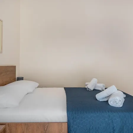 Stylish Renovated 펜션 이라클리온