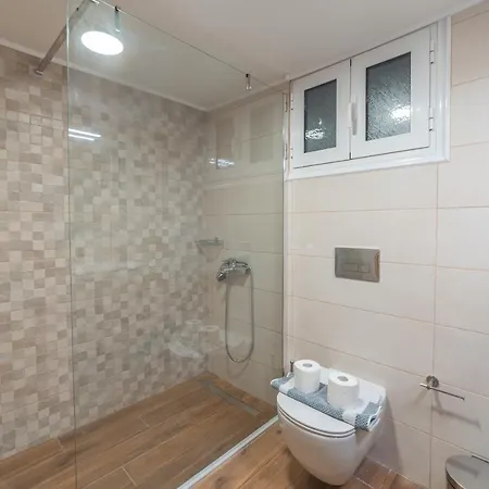Stylish Renovated 펜션 이라클리온